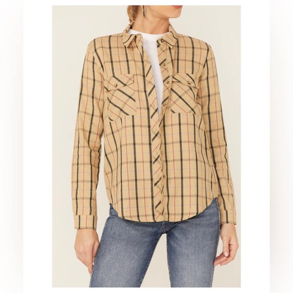 WILD MOSS | TAN PLAID BOYFRIEND LONG SLEEVE WOVEN FLANNEL SHIRT | Size Medium - Picture 2 of 9